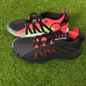 Adidas Damion Lillards 6 Brand New no Box size Big Kid 7